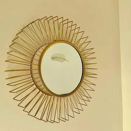 Cafe Des Arts Sur La Voie Des Sacres Apartment