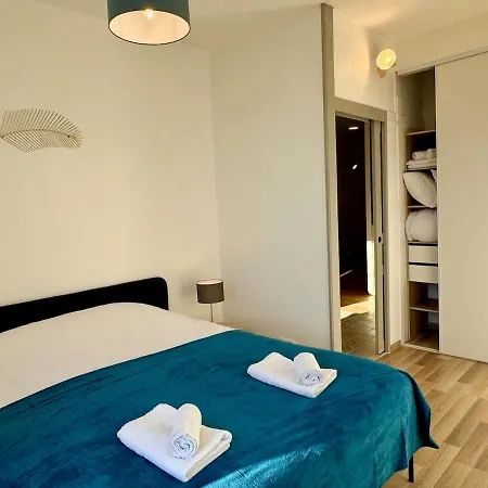 Cafe Des Arts Sur La Voie Des Sacres * Reims