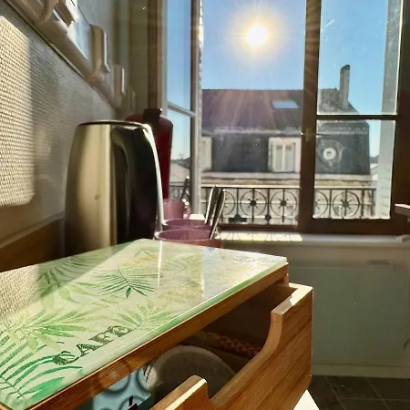 Apartment Cafe Des Arts Sur La Voie Des Sacres *