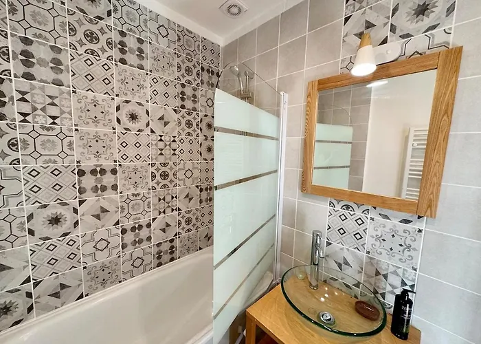 Cafe Des Arts Sur La Voie Des Sacres * Reims